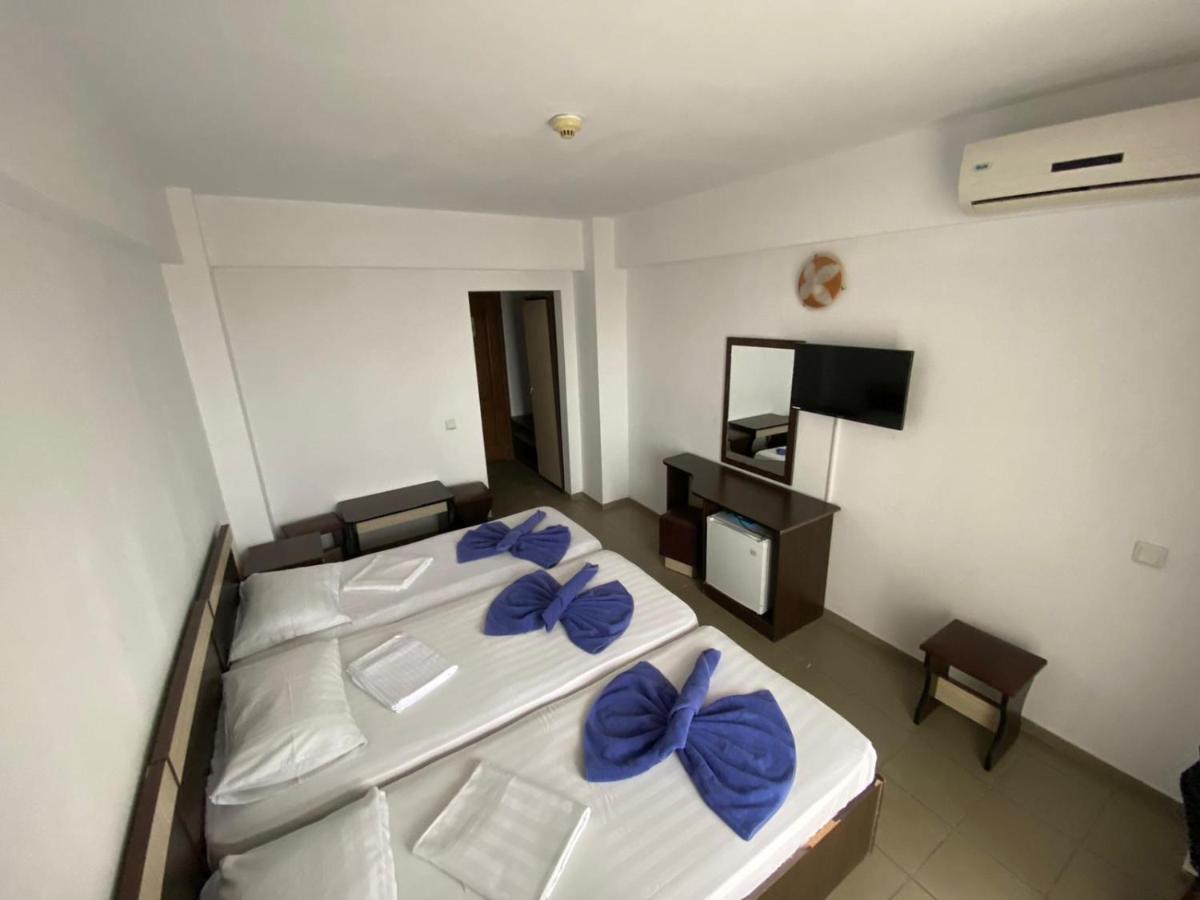 Tiberius Residence Костинещи Екстериор снимка