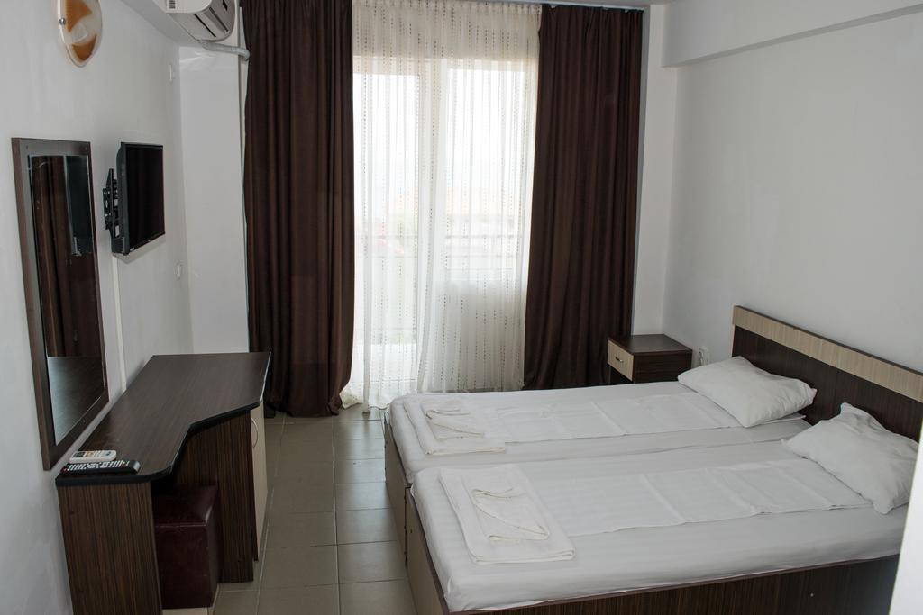 Tiberius Residence Костинещи Екстериор снимка