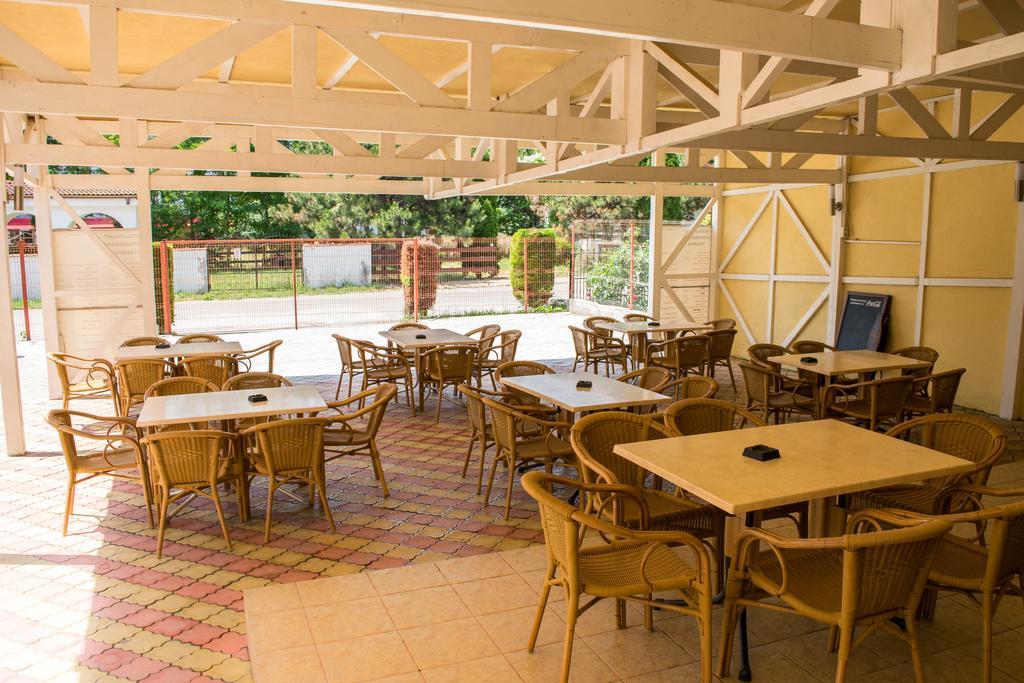 Tiberius Residence Костинещи Екстериор снимка
