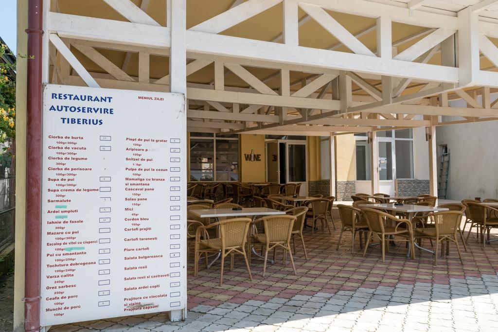 Tiberius Residence Костинещи Екстериор снимка